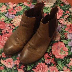 VINTAGE Vince Camuto ankle boots